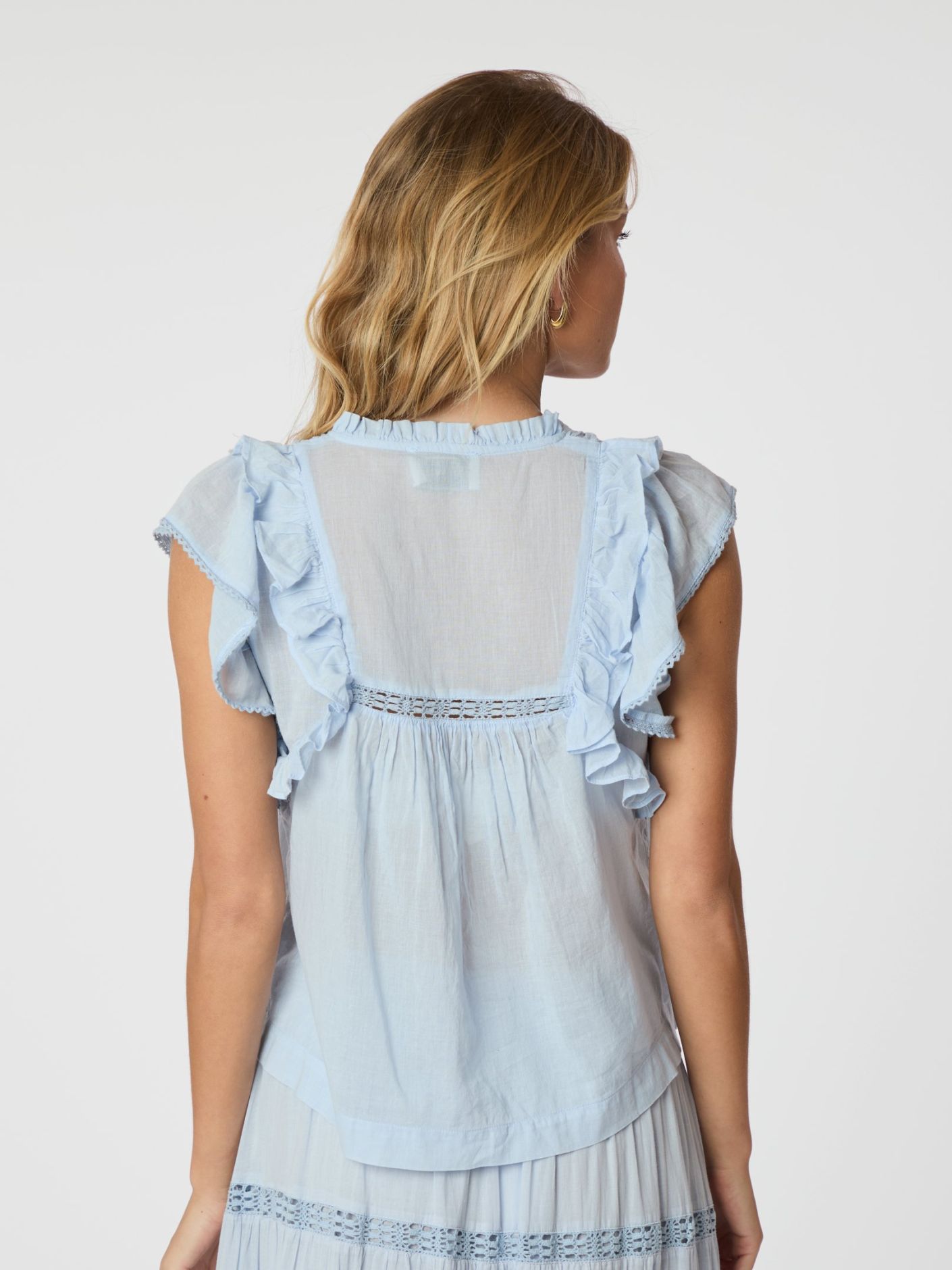 NEO NOIR JAYLA S VOILE TOP - LIGHT BLUE