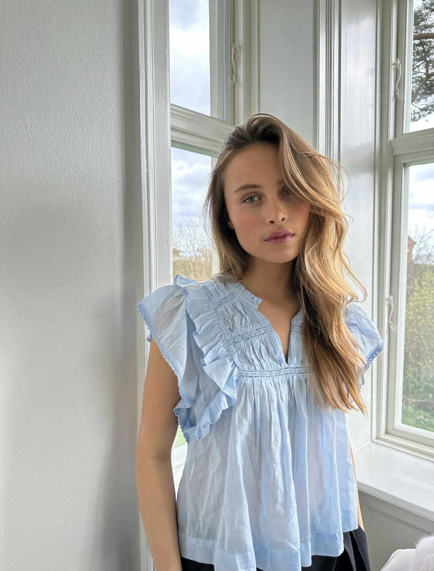 NEO NOIR JAYLA S VOILE TOP - LIGHT BLUE